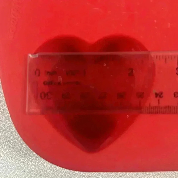 Valentine's hearts (6)‎ 2" cupcake and other candy molds - Picture 5 of 7